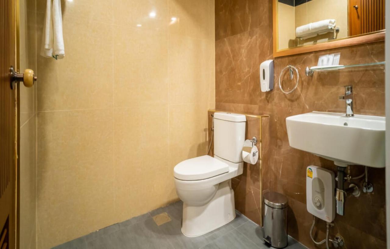 Siri Nakornpink Chiang Mai Hotel Sha Plus Exteriör bild